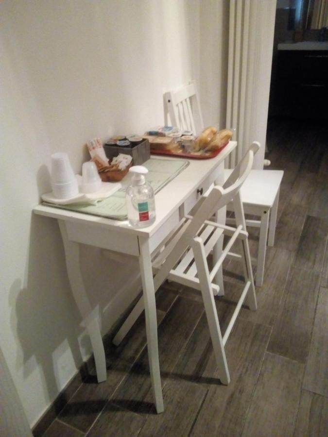 Hôtel R&B Via Barozzi 6 à Bologne Extérieur photo